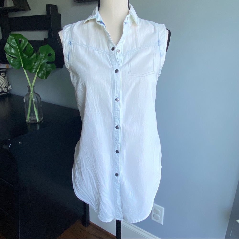 Sleeveless blouse by Jessica Simpson extra sm / sm